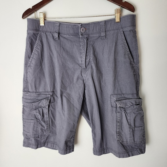 Urban Outfitters Relaxed Cargo Shorts Gray Size 34 - Picture 1 of 6